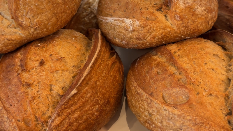 Pekařina jako umění: Kam vyrazit za 100 let prověřeným pečivem na Ostravsku?