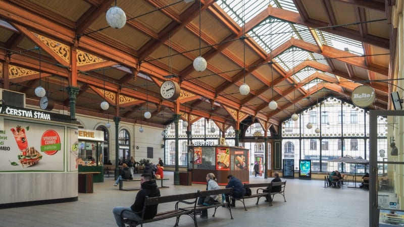 Zátah kvůli Masarykovu nádraží i dostavbě D3. Policie řeší předražení, ŘSD se brání