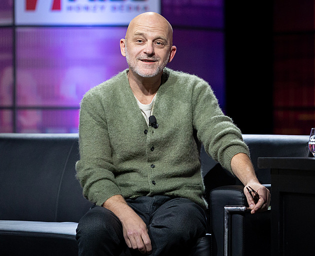 Dělal jsem vyhazovače v bordelu a hlídal Jana Rosáka, říká Hynek Čermák