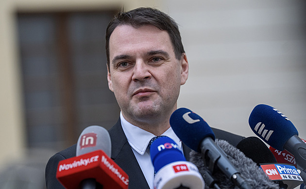 Macinka svolal brífink. Vyjádří se ke zprávám, v nichž hrozil prezidentovi