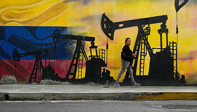 Ropný byznys ožívá, USA uvolnily většinu sankcí uvalených na Venezuelu