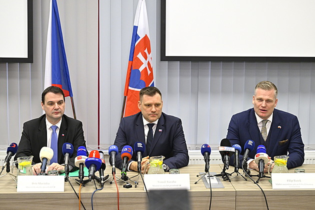 Místo červeného koberce bude zelený, oznámil Macinka po jednání s Tarabou