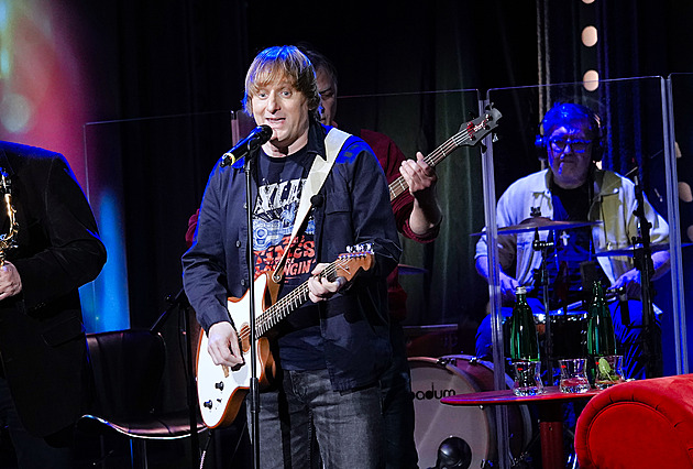 Lukáš Pavlásek založil předkapelu. Předskakujeme na dálku, vysvětlil