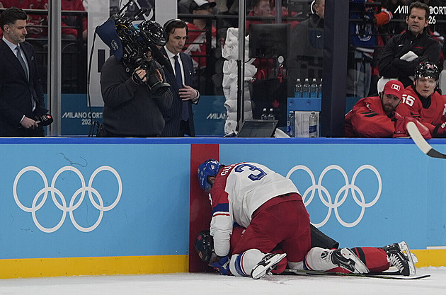 ONLINE: Česko - Kanada 2:2. Gudas fauluje, favorit hraje další přesilovku