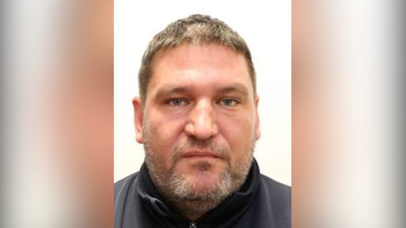 Může mu jít o život. Policie hledá muže z Valašska s výraznou jizvou, od rána ho nikdo neviděl