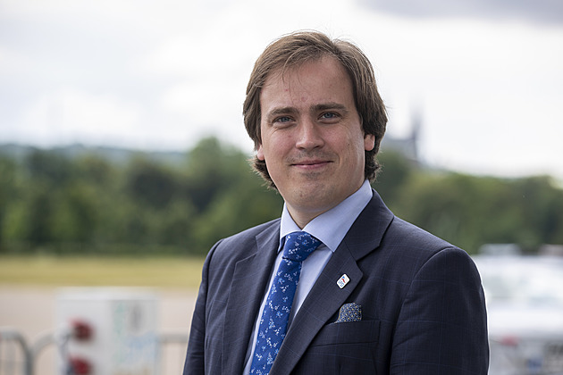 Chce zrušit televizní poplatky, kritizoval ho Halík i Graubner. Kdo nahradí Šichtařovou