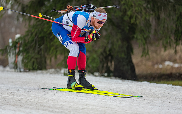 Biatlon ONLINE: Stíhací závod v Otepää. S Čechy cloumá vítr, všichni pálí vedle