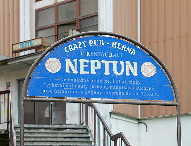 Z problémové ubytovny v Jablonci odcházejí obyvatelé, zásahů policie ubývá