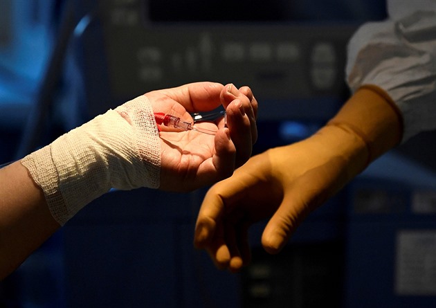 Asistovanou sebevraždu zvolila pohybem očí. Pro Italku připravili speciální přístroj