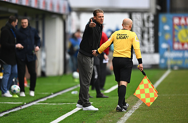 Fotbalová revoluce začíná. Otestuje se nové ofsajdové pravidlo i trenérské výzvy