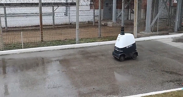 Rusové testují robotické bachaře. Lidi nejsou, vězně nemá kdo hlídat