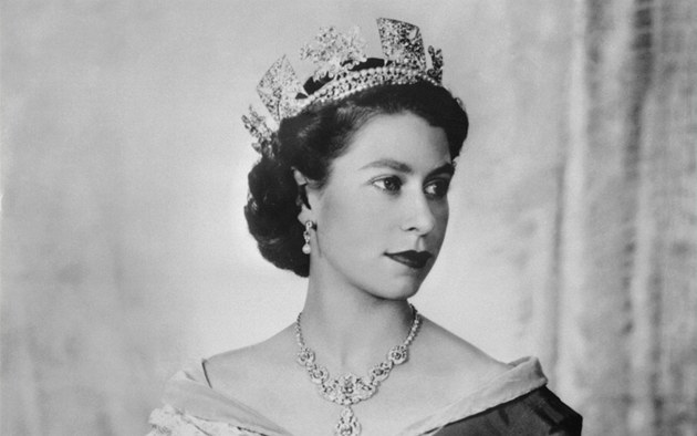 Před 100 lety se narodila Alžběta II., princezna, s níž se nepočítalo na trůn