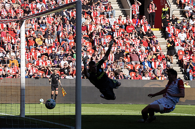 Góly jen jako náhradník. Už je to u nás zase mnohem veselejší, líčil slávista Chytil