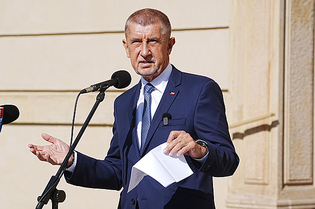 Neplníme závazek NATO, stejně jako minulá vláda, řekl Babiš. Lže, říká Černochová