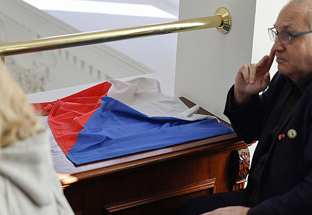 SPD a Stačilo! na kraji požadovaly distancování od sudetoněmeckého sjezdu