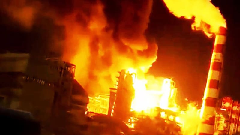 Úspěšné útoky Ukrajinců. Zasáhli jsme klíčovou ruskou rafinerii i raketovou loď, hlásí Kyjev
