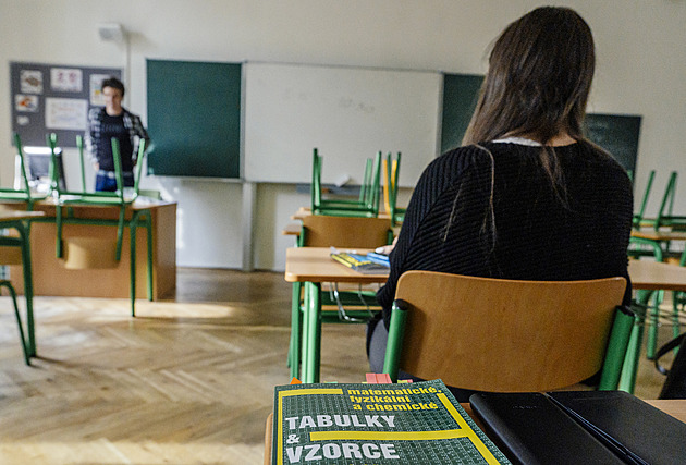 Uspěli u první části? Tisíce maturantů se dozví výsledky didaktických testů