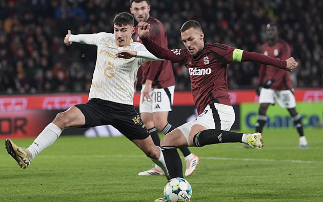 ONLINE: Sparta - Hradec Kr. 0:0, v základu Sochůrek i kapitán Haraslín