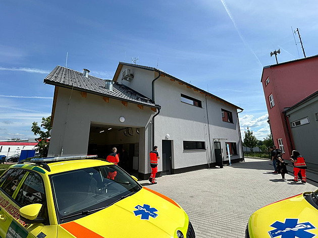 Dosud byli v podnájmu. Suchdolští záchranáři mají novou výjezdovou základnu