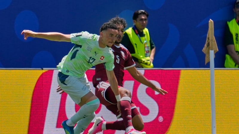 MS ve fotbale ON-LINE: Švýcaři vedou nad Katarem, do akce se chystají i Brazilci
