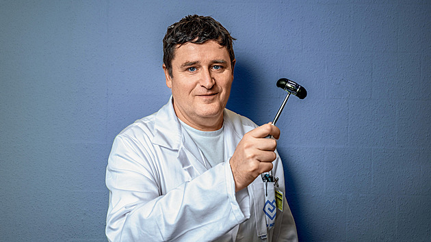 Nové léky mohou alzheimera zpomalit na roky, brzy budou i v Česku, říká neurolog