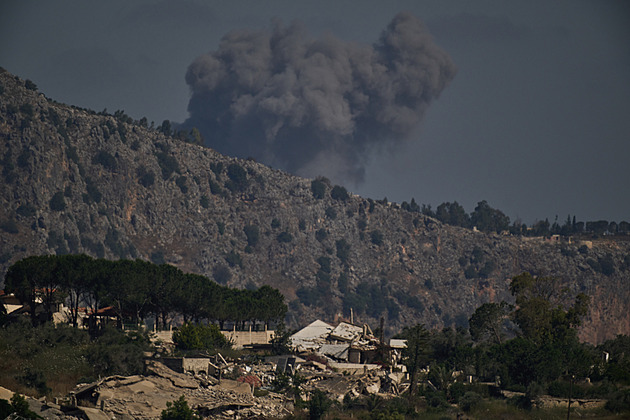 Nálety v Libanonu zabily nejméně 18 lidí. Izrael tvrdí, že cílil na Hizballáh