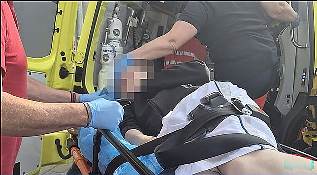 Třásl se a zvracel. Po experimentování s Killer Sharkem skončil chlapec v nemocnici